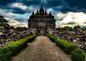 Candi Plaosan: “Candi Cinta” yang Nyaris Terlupakan