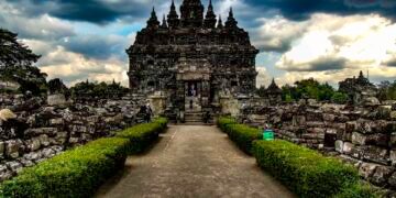 Candi Plaosan: “Candi Cinta” yang Nyaris Terlupakan