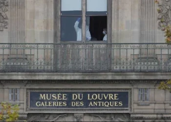 Louvre Dibobol: 4 Menit, 8 Mahkota Hilang, Dunia Seni Tercengang