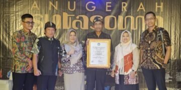 Harumkan Magetan, Guru SMPN 1 Parang Raih Anugerah Sutasoma 2025