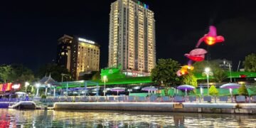 Lampion, Legenda, dan Kalimas: Ketika Surabaya Belajar Jadi Romantis