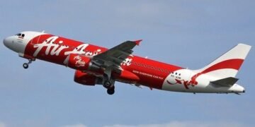 AirAsia: Raja Langit Low-Cost, Melaju Tinggi