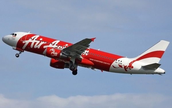 AirAsia: Raja Langit Low-Cost, Melaju Tinggi