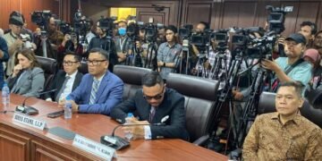 DPR Dapat Skors, Rakyat Dapat Tontonan Gratis