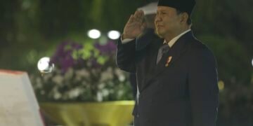 Prabowo Pimpin Renungan Suci Hari Pahlawan di Taman Makam Pahlawan Kalibata