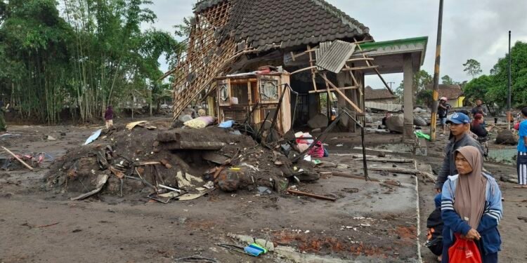Dusun Sumbersari Lenyap Diterjang Lahar Hujan Semeru