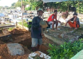 Mang Jai, Tukang Gali Kubur yang Mengabdikan Hidup Tanpa Upah