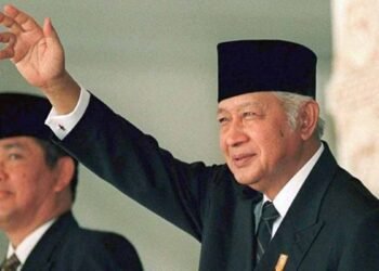Soeharto Dapat Gelar Pahlawan: Antara Lupa, Luka, dan Logika Politik