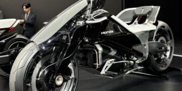 Honda EV Outlier, Motor Listrik yang Nggak Takut Jadi “Beda”