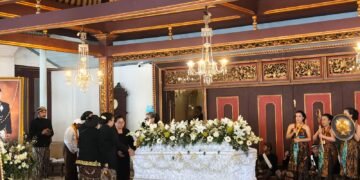 PB XIII Dimakamkan di Imogiri: Saat Raja Pulang ke Rumah Terakhirnya