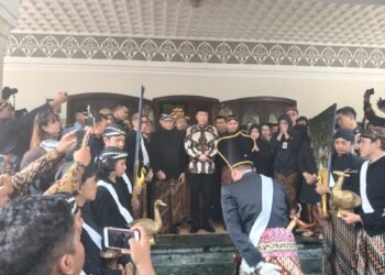 PB XIII Mangkat: Solo Berduka, Jokowi Ikut Lepas Raja ke Peristirahatan Terakhir