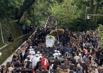 Jenazah PB XIII Tiba di Imogiri: Tangis, Doa, dan Sejarah yang Ikut Dimakamkan