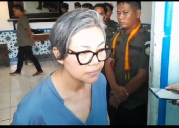 Tahta Surakarta Berganti: Siapakah Pakoe Boewono XIV di Mata Rakyat?