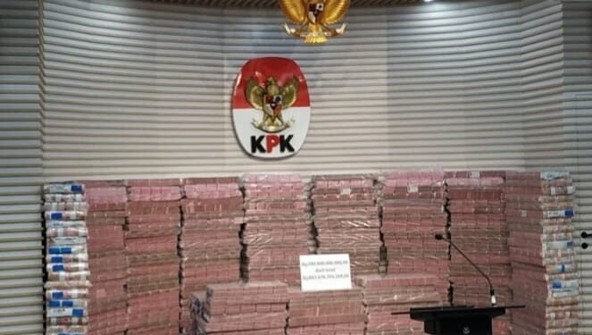 Tumpukan Uang ‘Sewa’: Visual Heboh, Substansi Kemana?