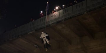 Pria Gantung Diri di Flyover Pasupati: Saat Kota Tak Lagi Jadi Tempat Pulang