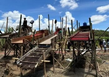 Tambang Emas Ilegal: Ketika Kepala Desa Jadi Mafia Emas