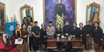 Belasungkawa yang Berpolitik: Tafsir di Balik Kunjungan Kapolri ke Keraton Surakarta