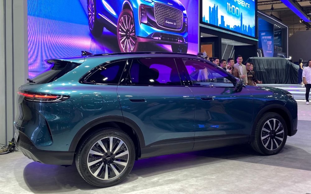 Lepas L8 Mobil Mewah Baru Bikin Indonesia “Anak Emas” Pasar PHEV Asia