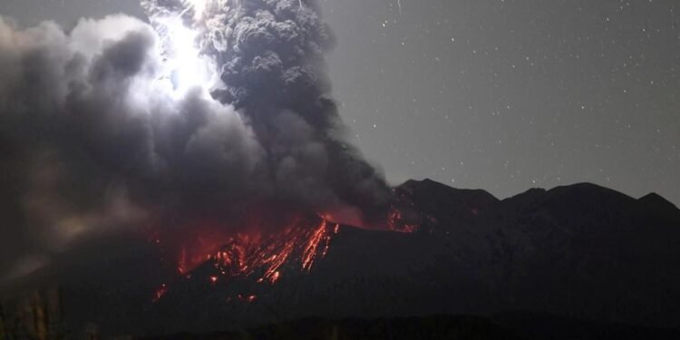 4.400 Meter Abu ke Langit: Seberapa Tenang Warga Bisa Tidur?
