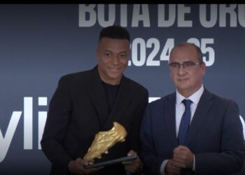 Mbappe Terima Sepatu Emas Eropa, Janji Setia dan Haus Gelar di Madrid