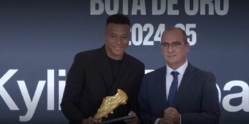 Mbappe Terima Sepatu Emas Eropa, Janji Setia dan Haus Gelar di Madrid