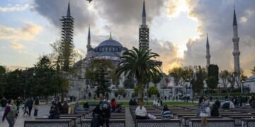 Masjid Biru Ketika Arsitektur, Ambisi, dan Spiritualitas Bertemu