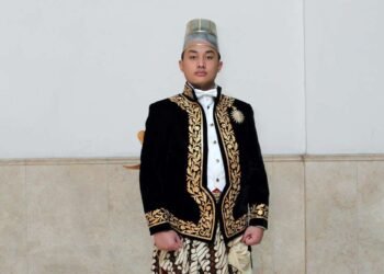 Pakoe Boewono XIV: Raja Gen Z yang Menyelamatkan Ingatan Kraton