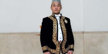 Pakoe Boewono XIV: Raja Gen Z yang Menyelamatkan Ingatan Kraton