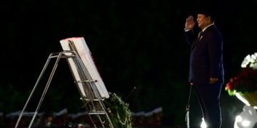 Ziarah Malam Hari Pahlawan, Prabowo Tegaskan Jangan Pernah Lupakan Jasa Pejuang