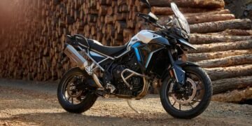 TRIUMPH TIGER ALPINE & DESERT: Petualang Rasa Premium