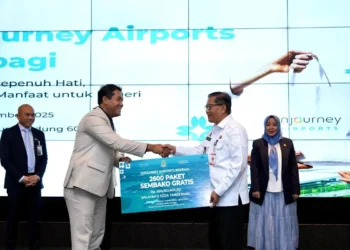 Jelang Nataru, Bandara Soetta Bagikan Ribuan Paket Sembako
