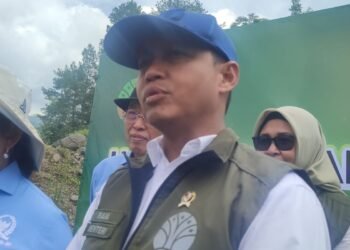 Banjir Sumatera: Jejak Kayu, Air, dan Kekuasaan yang Tersisa