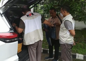 KPK Temukan Senjata Api di Kantor Kontraktor Kasus Suap Ponorogo