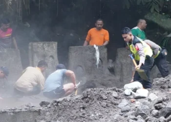 Wisata Alam Guci Diterjang Banjir: Salah Cuaca atau Salah Kelola?