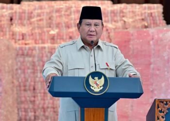 Prabowo Gratiskan Pengurusan Dokumen Korban Banjir Sumatera
