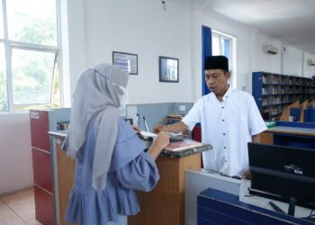 Dari Tukang Kebun ke Dosen: Jalan Panjang Mbah Saring