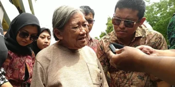 “Ini Rumah Saya”: Nenek Elina dan Pertarungan Hukum di Surabaya