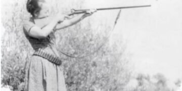 S.K. Trimurti: Api Kartini yang Terus Menyala