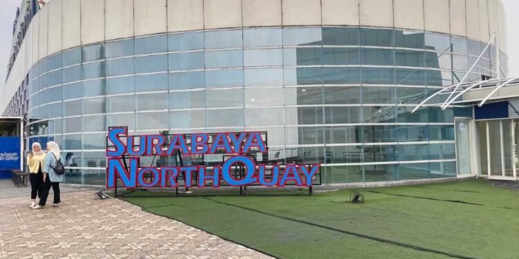 Surabaya North Quay: Antara Kerja, Cahaya, dan Keheningan