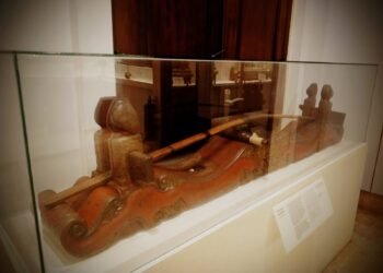 Adu Kemiri Ketika Denting Bambu Ego dan Tradisi Bertemu di Satu Titik