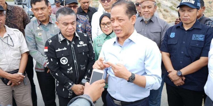 Izin Lengkap, Banjir Tetap Terjadi: 8 Perusahaan Disanksi