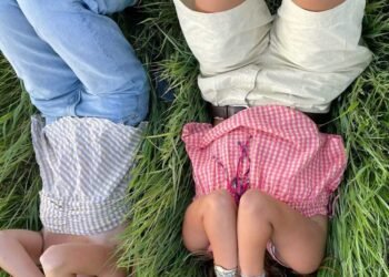 Fast Fashion Bikin Panik: Saat Crop Top Jadi Simbol Ekspresi