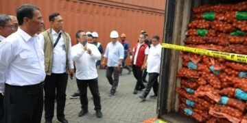 72 Ton Bawang Ilegal Dibongkar di Surabaya