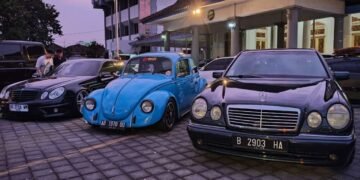 Sunset Auto Meet 2025 Satukan Komunitas Mobil Klasik di Surakarta