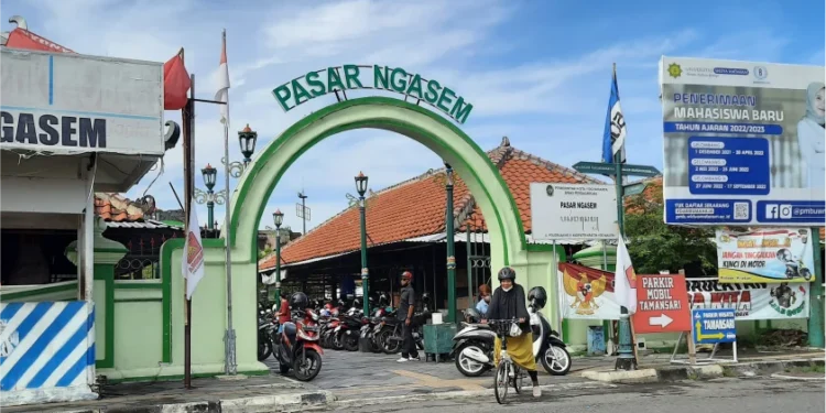 Pasar Ngasem: Dari Kicau Burung ke Surga Jajan Tradisional Yogyakarta