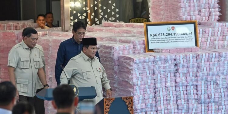 Prabowo Dukung Satgas PKH: Denda Hutan Baru Awal