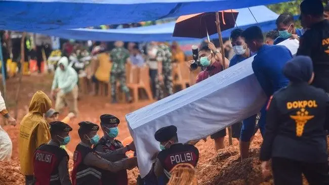 Banjir-Longsor Sumatra Tembus 1.006 Korban Jiwa