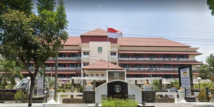 KPK Geledah Kantor Dinas Perkim Madiun, Sita Dokumen dan Barang Bukti Elektronik