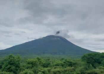 Gunung Ile Lewotolok Meletus 218 Kali, Warga Diminta Waspada