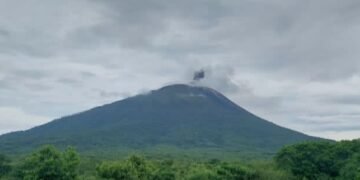 Gunung Ile Lewotolok Meletus 218 Kali, Warga Diminta Waspada